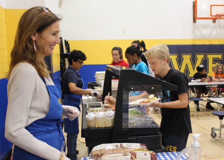 Hot lunch program at Washington Episcopal School in Bethesda Maryland